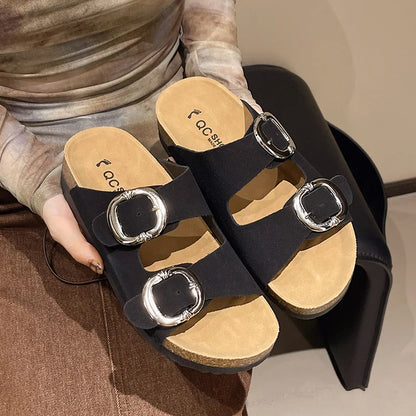 MIA – Doppelschnallen-Sandalen mit Korkfußbett!