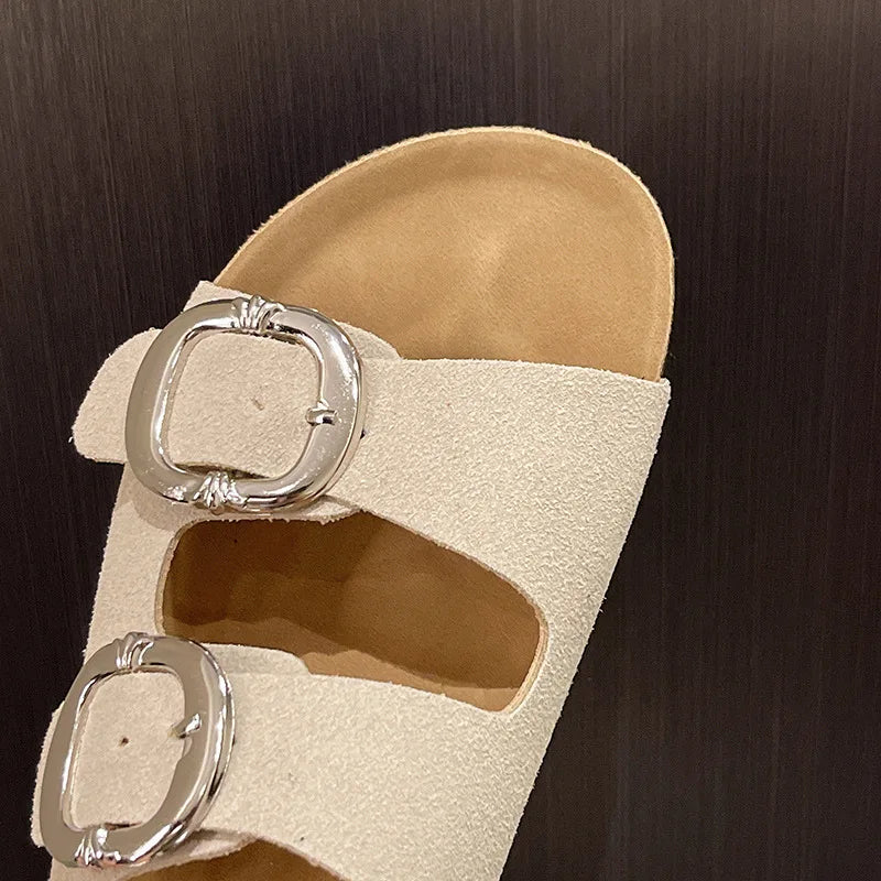 MIA – Doppelschnallen-Sandalen mit Korkfußbett!
