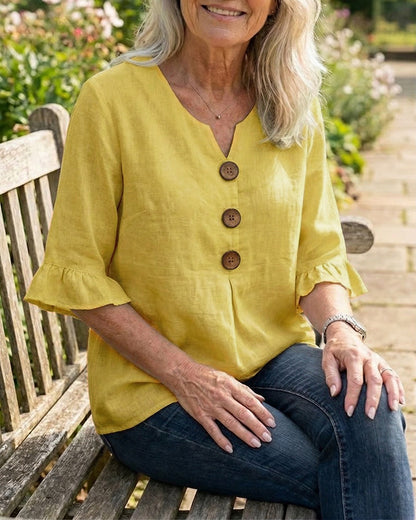 HANNELORE – Einfarbige Bluse mit Holzknöpfen und Volantärmeln