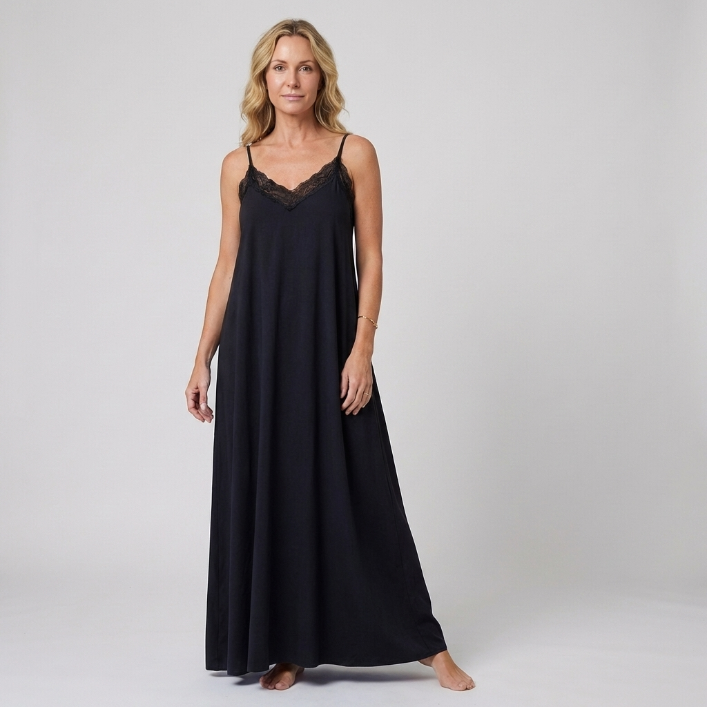 NOIREA | Maxi Kleid in Elegantem Schwarz mit Spitzen-Details